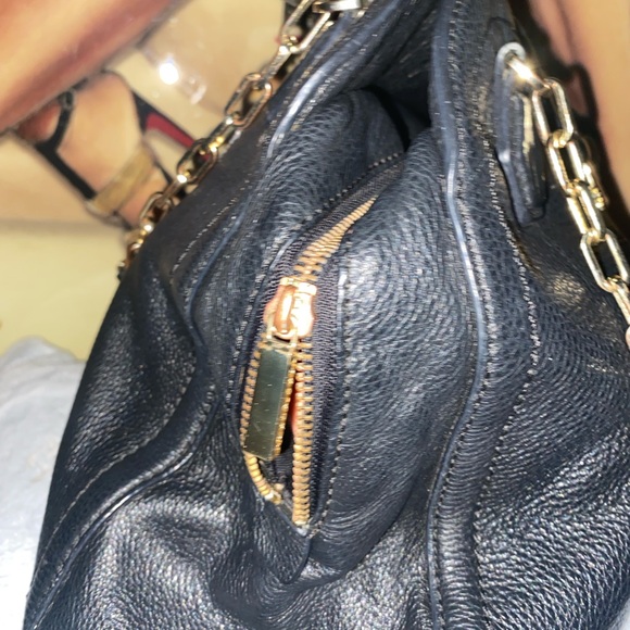 Beautiful Tory Burch 3 piece combo 🔥🖤🖤👜🩴🛍️ - Picture 4 of 14